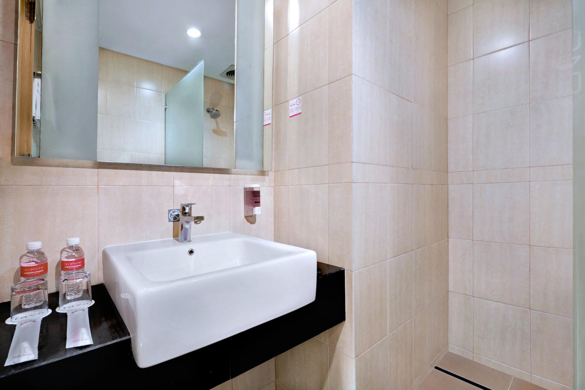 Favehotel Pasar Baru Jakarta Exterior photo