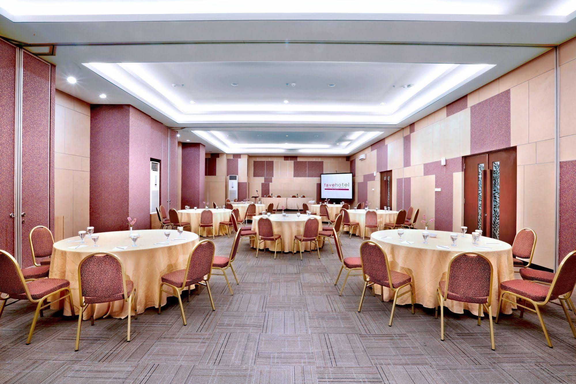 Favehotel Pasar Baru Jakarta Exterior photo